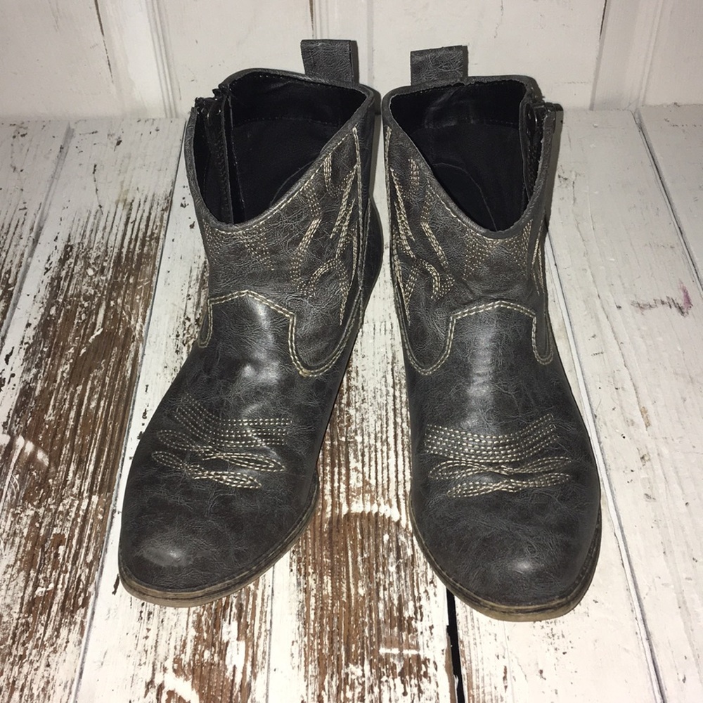 Big Buddha boots size 8.5